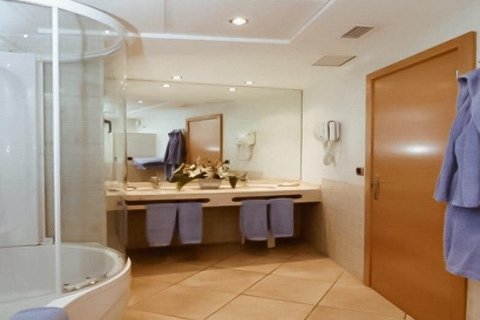Hotel for sale Albir, Alicante, Spain 82 bedrooms, 7 sq.m. No. 42856 - photo 10