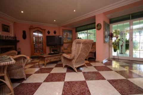 Villa for sale in Calpe, Alicante, Spain 4 bedrooms, 500 sq.m. No. 45604 - photo 4