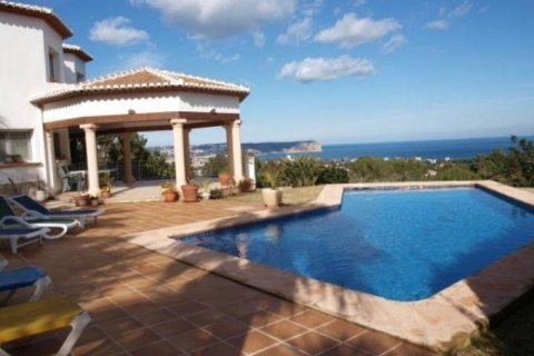 Villa for sale in Javea, Alicante, Spain 4 bedrooms, 400 sq.m. No. 45712 - photo 2