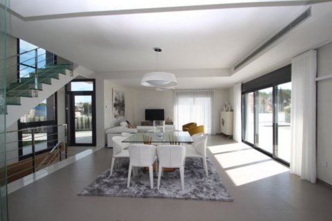 Villa for sale in Alicante, Spain 3 bedrooms, 300 sq.m. No. 44622 - photo 7