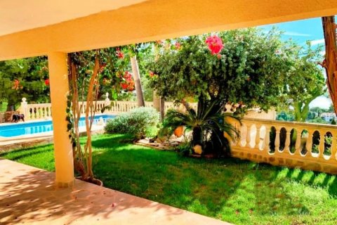 Villa for sale in Altea, Alicante, Spain 4 bedrooms, 269 sq.m. No. 42987 - photo 8