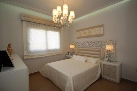 Villa for sale in Alicante, Spain 3 bedrooms, 157 sq.m. No. 43361 - photo 9