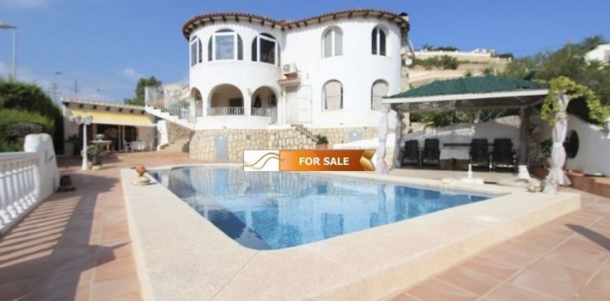 Villa in Calpe, Alicante, Spain 3 bedrooms, 240 sq.m. No. 45499