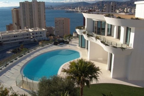 Villa for sale in Benidorm, Alicante, Spain 5 bedrooms, 1.4 sq.m. No. 45618 - photo 4