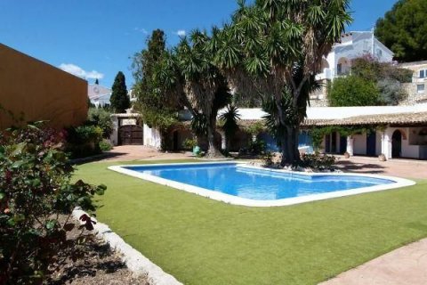 Villa for sale in Calpe, Alicante, Spain 3 bedrooms, 300 sq.m. No. 42428 - photo 3