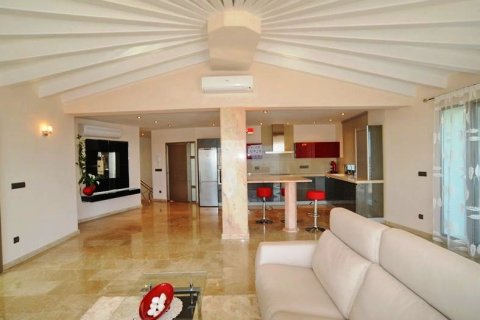 Villa for sale in Javea, Alicante, Spain 5 bedrooms, 250 sq.m. No. 44288 - photo 8