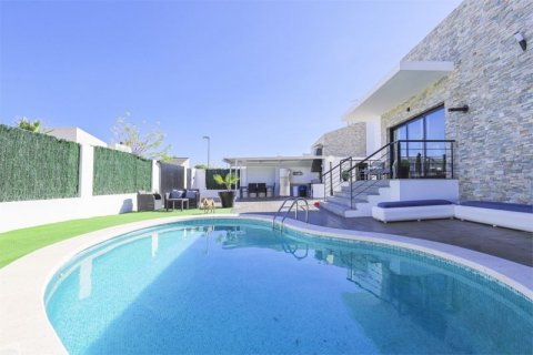 Villa for sale in Polop, Alicante, Spain 3 bedrooms, 180 sq.m. No. 41556 - photo 3