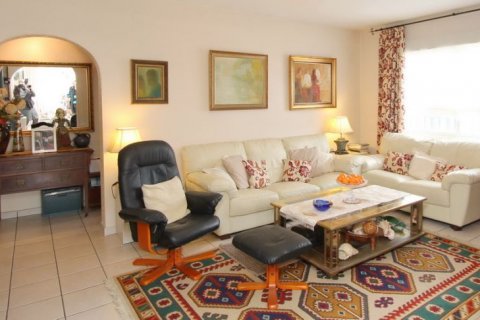 Villa for sale in La Nucia, Alicante, Spain 4 bedrooms, 207 sq.m. No. 44524 - photo 6