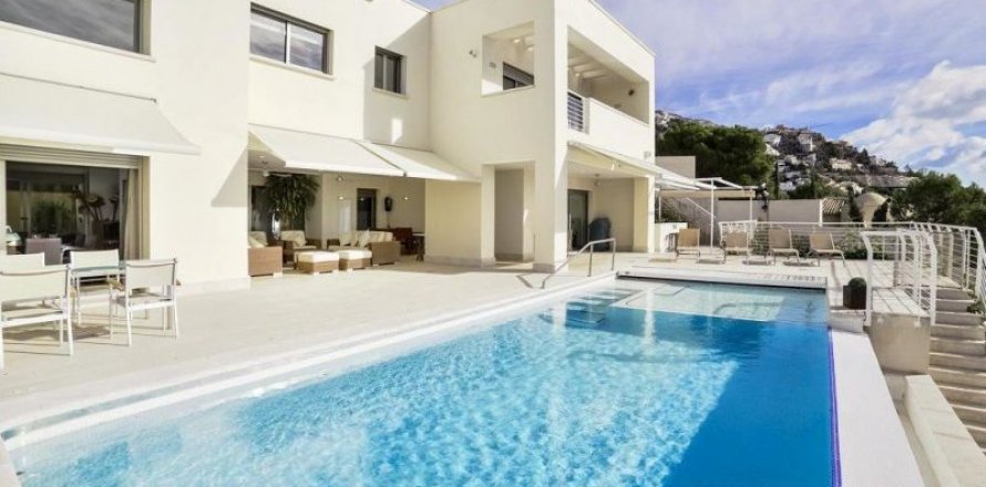 Villa in Altea, Alicante, Spain 7 bedrooms, 600 sq.m. No. 44476