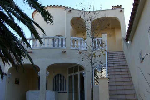 Villa for sale in Roses, Girona, Spain 5 bedrooms, 180 sq.m. No. 41438 - photo 5