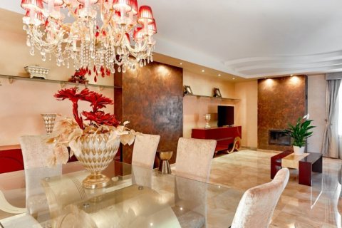 Villa for sale in Torrevieja, Alicante, Spain 5 bedrooms, 460 sq.m. No. 43831 - photo 10