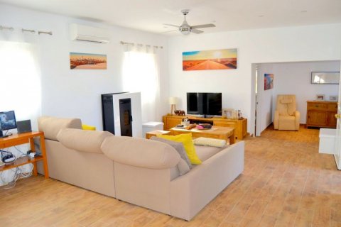 Villa for sale in Alfaz del Pi, Alicante, Spain 5 bedrooms, 280 sq.m. No. 43893 - photo 7