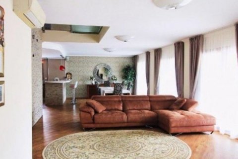 Villa for sale in La Nucia, Alicante, Spain 5 bedrooms, 500 sq.m. No. 45704 - photo 4