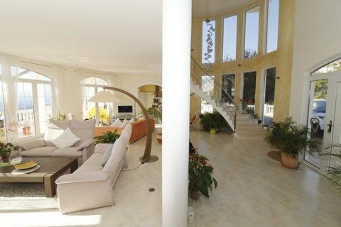 Villa for sale in Altea, Alicante, Spain 3 bedrooms, 280 sq.m. No. 43847 - photo 9