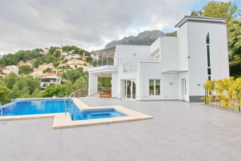 Villa for sale in Altea, Alicante, Spain 7 bedrooms, 740 sq.m. No. 43637 - photo 1