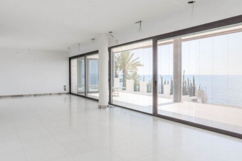 Villa for sale in Alicante, Spain 7 bedrooms, 1.141 sq.m. No. 43842 - photo 10