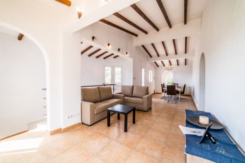 Villa for sale in Moraira, Alicante, Spain 3 bedrooms, 154 sq.m. No. 41937 - photo 5