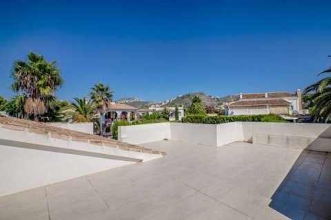 Villa for sale in Moraira, Alicante, Spain 5 bedrooms, 234 sq.m. No. 43738 - photo 5