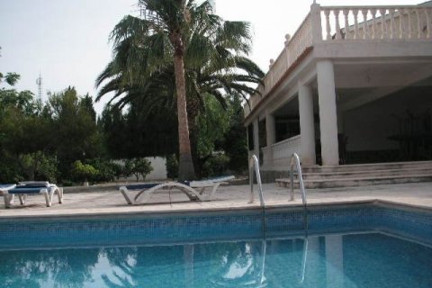 Villa for sale in Alicante, Spain 6 bedrooms, 450 sq.m. No. 45369 - photo 4