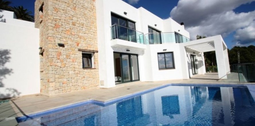 Villa in Benissa, Alicante, Spain 3 bedrooms, 320 sq.m. No. 45199