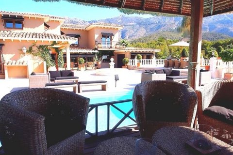 Villa for sale in Altea, Alicante, Spain 5 bedrooms, 750 sq.m. No. 45579 - photo 5