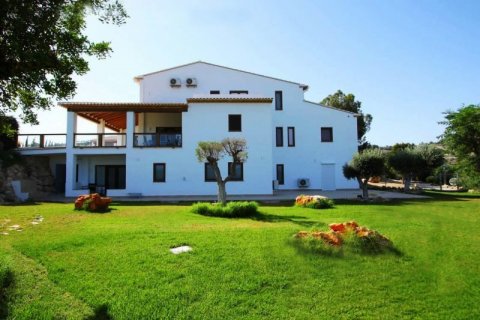 Villa for sale in Benissa, Alicante, Spain 5 bedrooms, 612 sq.m. No. 44954 - photo 5