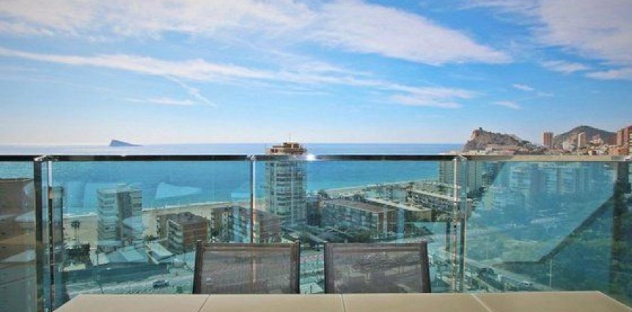 Apartment in Benidorm, Alicante, Spain 2 bedrooms, 118 sq.m. No. 42471