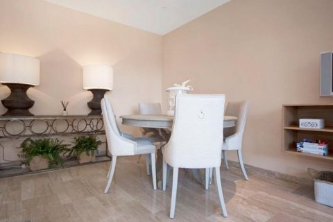 Apartment for sale in Alicante, Spain 4 bedrooms,  No. 46039 - photo 5