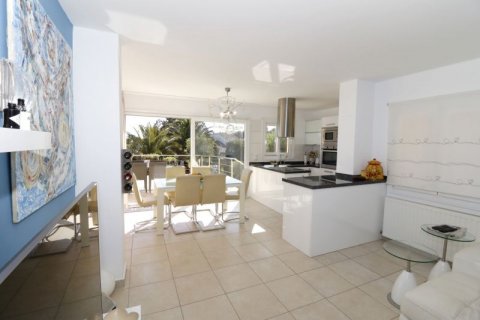 Villa for sale in Benissa, Alicante, Spain 4 bedrooms, 210 sq.m. No. 42720 - photo 9