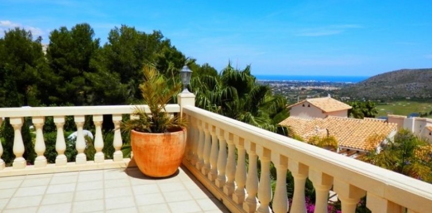 Villa in Denia, Alicante, Spain 3 bedrooms, 234 sq.m. No. 45503