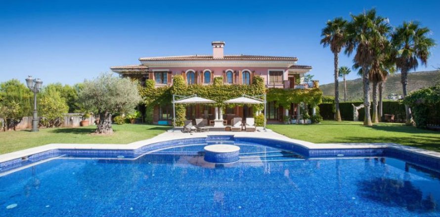 Villa in Javea, Alicante, Spain 7 bedrooms, 690 sq.m. No. 41750