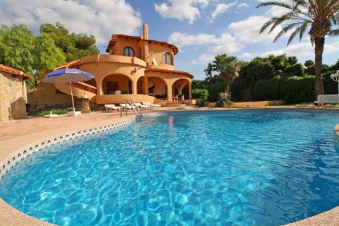 Villa for sale in Calpe, Alicante, Spain 4 bedrooms, 160 sq.m. No. 43753 - photo 1