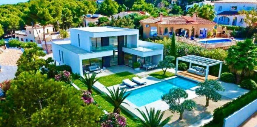 Villa in Moraira, Alicante, Spain 4 bedrooms, 250 sq.m. No. 44249
