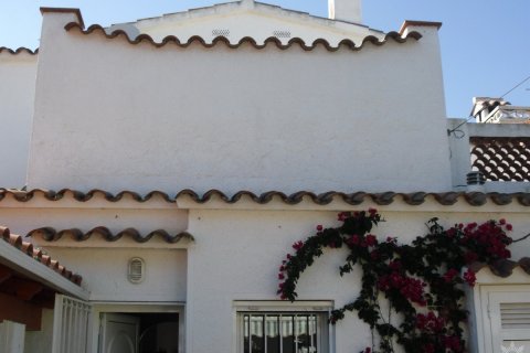 Villa for sale in Roses, Girona, Spain 3 bedrooms, 140 sq.m. No. 41446 - photo 4