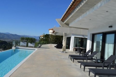 Villa for sale in Javea, Alicante, Spain 4 bedrooms, 551 sq.m. No. 45657 - photo 4