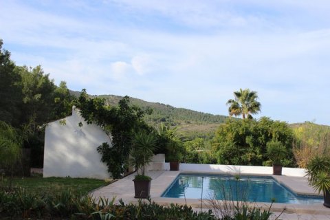 Villa for sale in Javea, Alicante, Spain 4 bedrooms, 320 sq.m. No. 44007 - photo 4