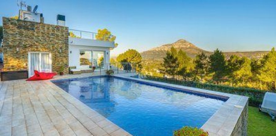 Villa in Javea, Alicante, Spain 4 bedrooms, 290 sq.m. No. 44186