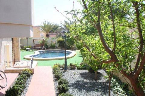 Villa for sale in Quesada, Jaen, Spain 4 bedrooms, 364 sq.m. No. 45380 - photo 4