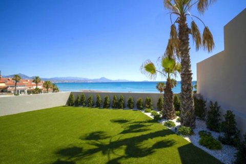 Villa for sale in Alicante, Spain 4 bedrooms, 513 sq.m. No. 45493 - photo 6