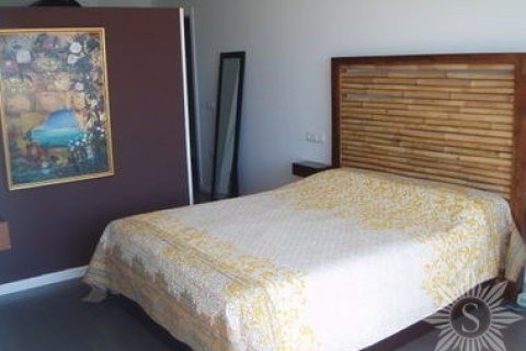 Villa for sale in Roses, Girona, Spain 3 bedrooms, 200 sq.m. No. 41407 - photo 3