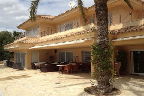 Villa for sale in Alicante, Spain 7 bedrooms, 976 sq.m. No. 44263 - photo 7