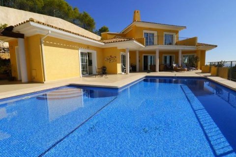 Villa for sale in Altea, Alicante, Spain 4 bedrooms, 598 sq.m. No. 42804 - photo 1