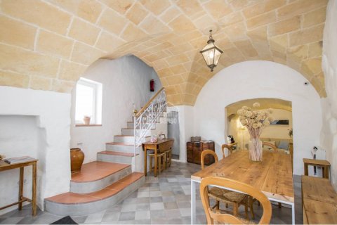 Hotel for sale in Ferreries, Menorca, Spain 5 bedrooms, 129 sq.m. No. 46740 - photo 2