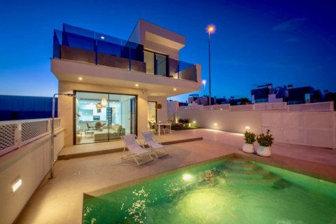 Villa for sale in Alicante, Spain 3 bedrooms, 193 sq.m. No. 43349 - photo 1