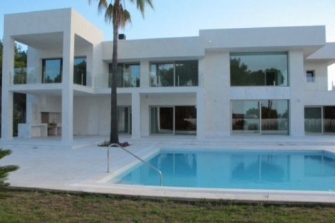 Villa for sale in Javea, Alicante, Spain 4 bedrooms, 500 sq.m. No. 45880 - photo 1