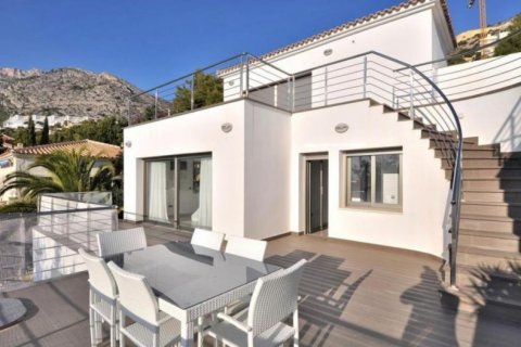 Villa for sale in Altea, Alicante, Spain 4 bedrooms, 580 sq.m. No. 45456 - photo 3