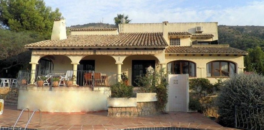 Villa in Albir, Alicante, Spain 4 bedrooms, 340 sq.m. No. 43906