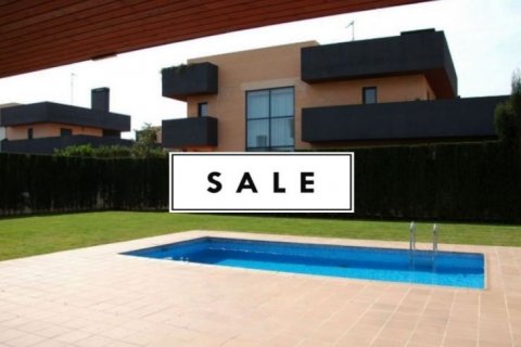 Villa for sale in Valencia, Spain 4 bedrooms, 500 sq.m. No. 45264 - photo 2