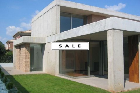 Villa for sale in Valencia, Spain 5 bedrooms, 680 sq.m. No. 45260 - photo 2