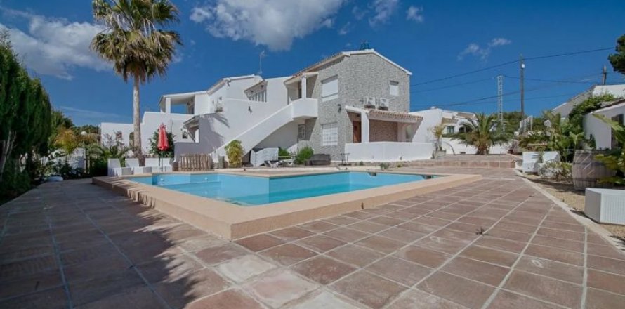 Villa in Calpe, Alicante, Spain 6 bedrooms, 312 sq.m. No. 43773